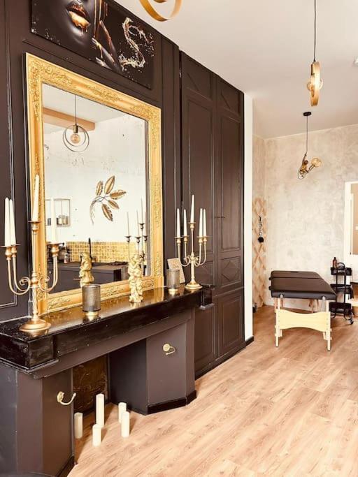 Love Room « L'Etreinte Doree » 일리에 외부 사진